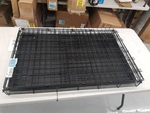 lot 3897 image: Medium Size Dog Crate