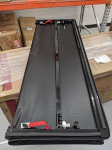 lot 3900 image: Tyger Truck Bed Cover