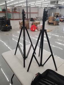 lot 8107 image: (2) Neweer Tripod Stands