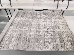 lot 8160 image: 4ft x 6ft Gray Rug