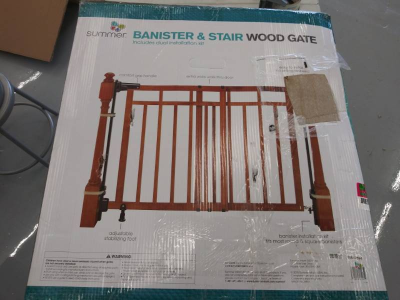 Summer Infant 32 48 Inch Banister And Stair Gate With Dual