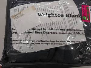 lot 1013 image: ZonLi weighted blanket 48 x 72 in 20 lb Gray premium cotton with glass beads
