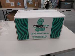 lot 2708 image: python grip green nitrile gloves large