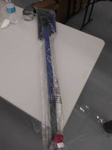 lot 2732 image: Frostguard  Premium 4-in-1 Snow Broom  Ice Scraper With Extendable Reach An...