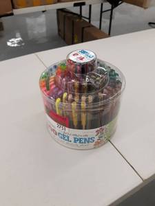 lot 2751 image: Gel Writer 100 Premium Gel Pens In A Stadium Display Stand