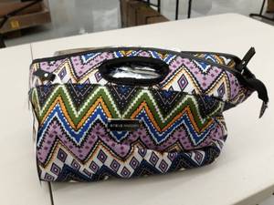 lot 2753 image: Steve Madden Luggage Insulated Lunch Tote Bag (Patchwork Orchid)