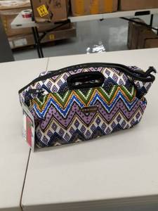 lot 2754 image: Steve Madden Luggage Insulated Lunch Tote Bag (Patchwork Orchid)