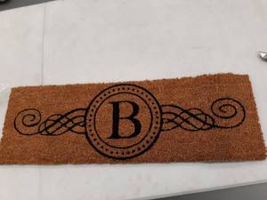 lot 2878 image: Letter B Evergreen Kensington Monogram Natural Color