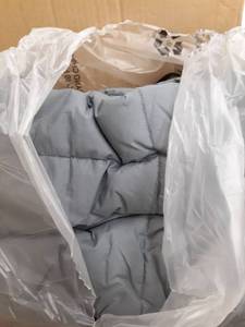 lot 2915 image: Weighted Blanket 48�78 20lbs