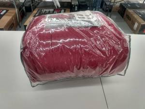 lot 2939 image: Manhattan Lights Collection 8 Piece Bed Comforter Set
