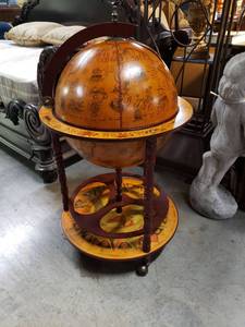 lot 112 image: BARGLOBE
