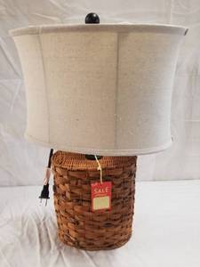 lot 1018 image: Lot of 2 Wicker Style Table Lamps with Click Switch