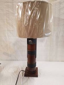 lot 1020 image: Set of 2 Signature Ashley 28  Polly Lamp