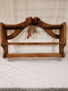 lot 6019 image: Wooden Wall Shelf with Wooden Ribbon
