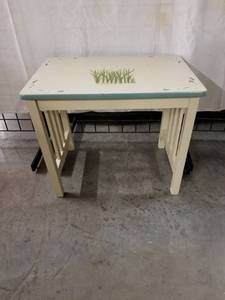 lot 6032 image: Painted Plant Stand