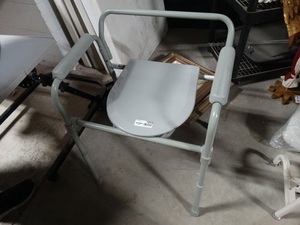 lot 7893 image: Drive medical portable bedside toilet