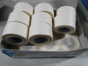 lot 7943 image: Box of micropore surgical tape