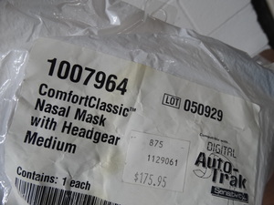 lot 7960 image: Comfort classic nasal mask w headgear- Size-M new in package