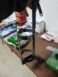 lot 7967 image: New metal wheelchair mount oxygen tank holder