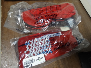 lot 7982 image: 2 pairs of new grip socks