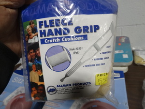 lot 7988 image: Fleece hand grip crutch cushions- New in package