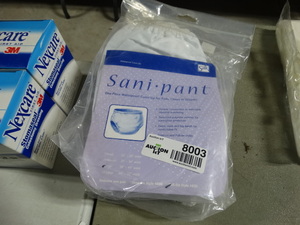 lot 8003 image: Lot of new sani-pants