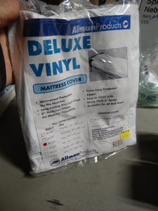 lot 8006 image: Deluxe vinyl mattress cover- New in package