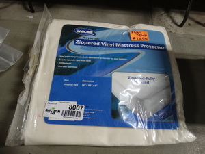 lot 8007 image: Invacare zippered vinyl mattress protector- New in package