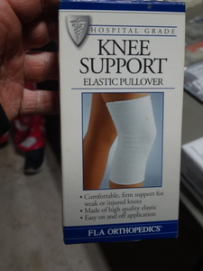 lot 8038 image: FLA Orthopedics Knee Support elastic pullover- Size S- New in box