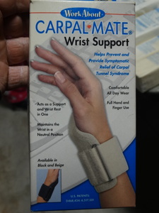 lot 8043 image: Carpal-Mate wrist support- Universal size- New in box