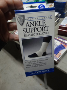 lot 8059 image: FLA Orthopedics ankle support elastic pullover Size- S- New in box