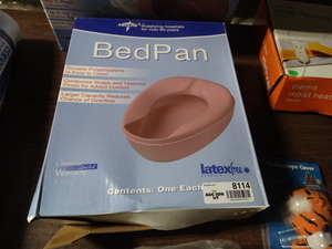 lot 8114 image: Bed pan- New in box