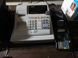 lot 8132 image: Casio cash register system Model- PCR262 w credit card machine