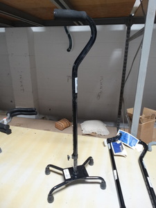 lot 8157 image: New adjustable 4 foot cane