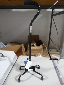 lot 8169 image: Drive medical  adjustable cane w 4 feet- New w tags