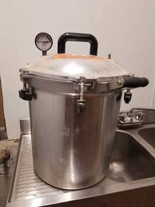 lot 5606 image: All American Pressure Cooker Model 930