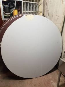 lot 5608 image: 5 Ft Round Folding Table