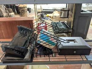 lot 5647 image: Assorted Office Items