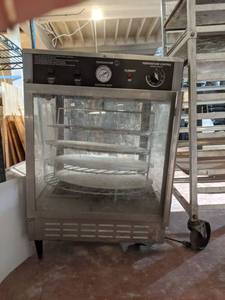 lot 5667 image: Pizza Warmer 5550PZ