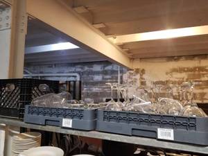 lot 5691 image: Various Glassware
