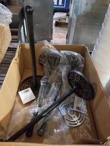 lot 5694 image: Paper Towel Holders, Plastic Pitchers