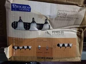 lot 5695 image: Vanity Light New In Box