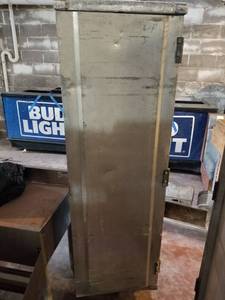 lot 5708 image: Enclosed Sheet Pan Rack On Casters