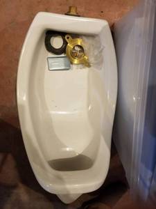 lot 5714 image: Proflo Urinal