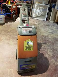 lot 5719 image: Professional Carpet Cleaner