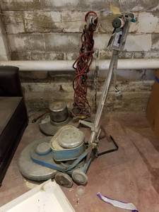 lot 5723 image: Kent Floor Polisher