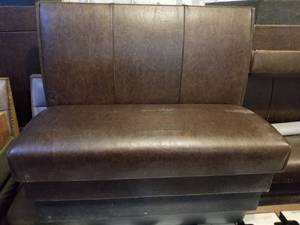 lot 5725 image: (8) Brown Restaurant Booths