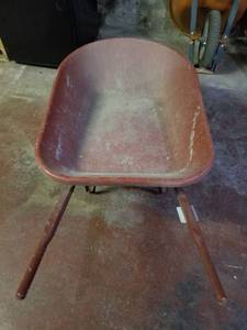 lot 5734 image: Ames True Temper CP6TC14 6-Cubic Foot Total Control Handle Poly Tray Wheelbarrow