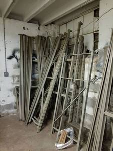 lot 5736 image: Metal Warehouse Shelving