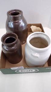 lot 5126 image: Small Crock Jars etc.